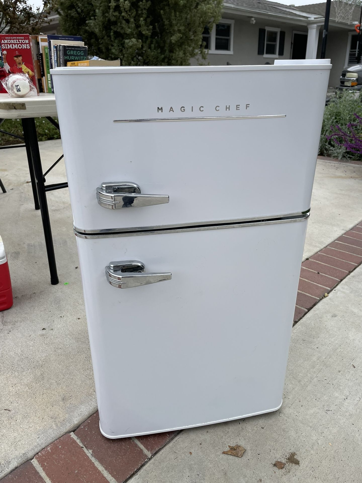 Magic chef Mini Fridge W/Freezer