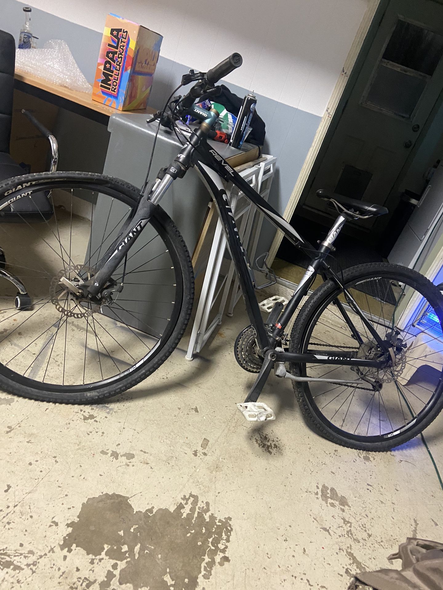 Giant Mountain. Bike 24’ for Sale in Thousand Oaks, CA OfferUp