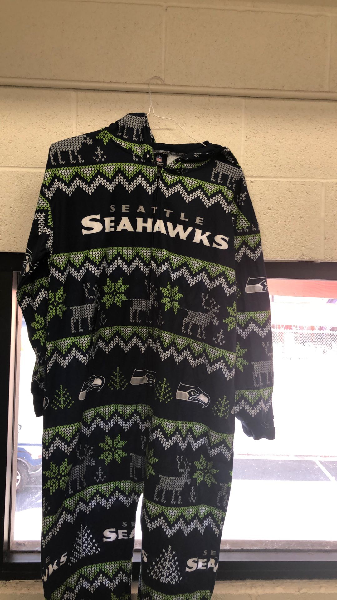 New Size Small Adults. SEATTLE SEAHAWKS LONSIS WITH HOODIE