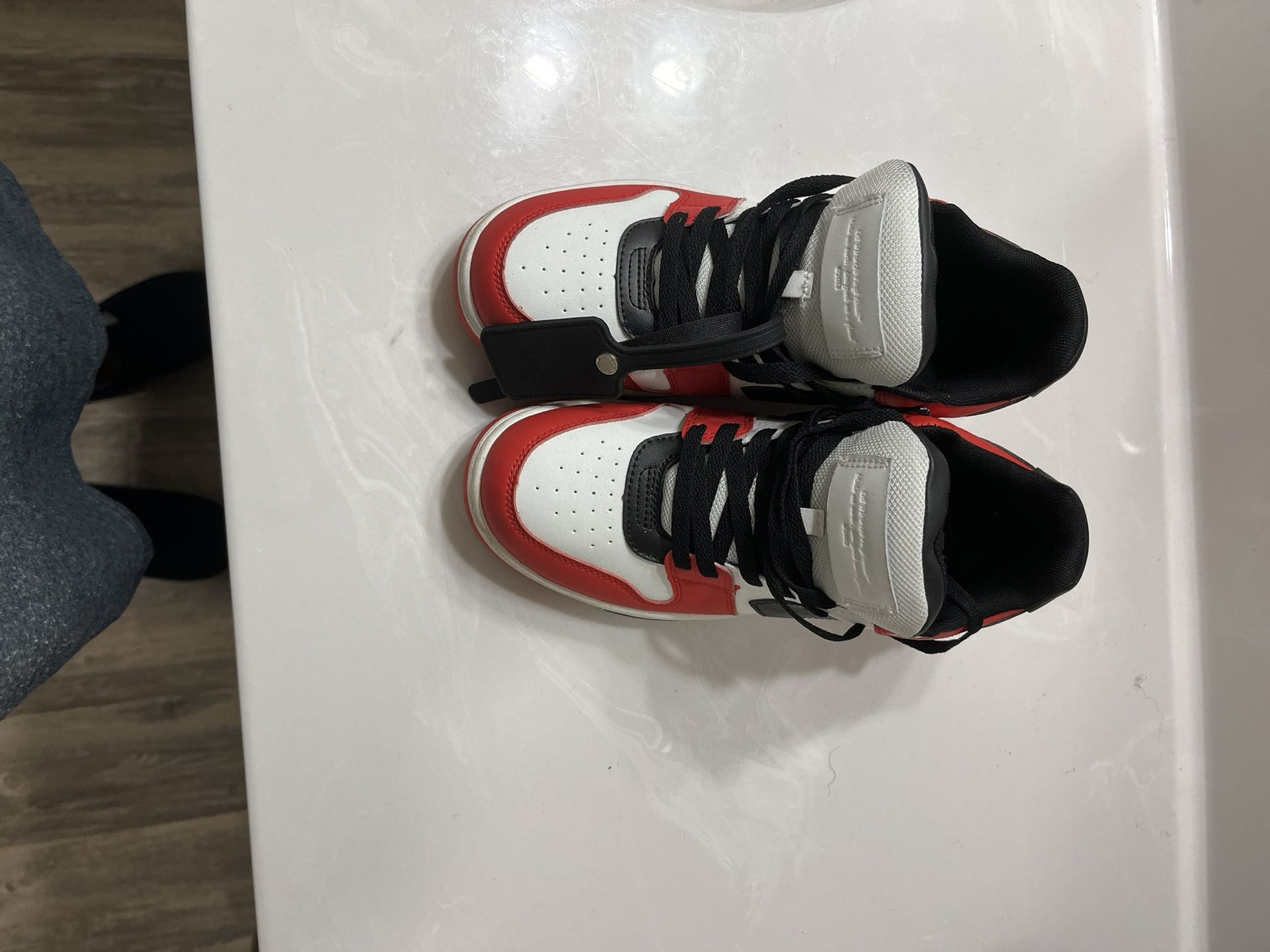 Off White 