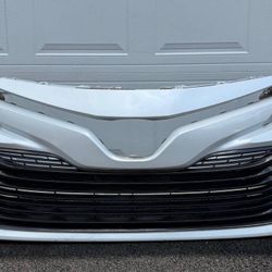 WHITE PERL 2018 2019 2020 TOYOTA CAMRY LE XLE FRONT BUMPER