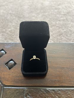 1.0ct Yellow Gold Moissanite Ring