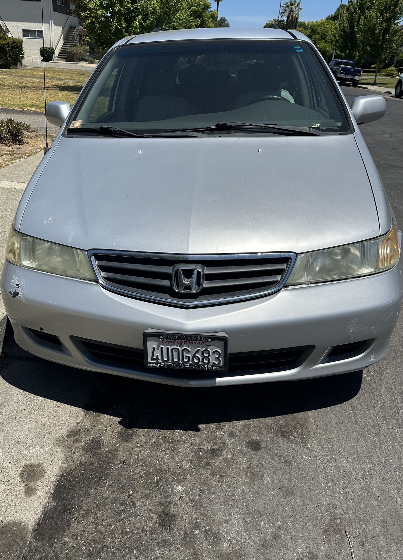 Grey Honda Odyssey