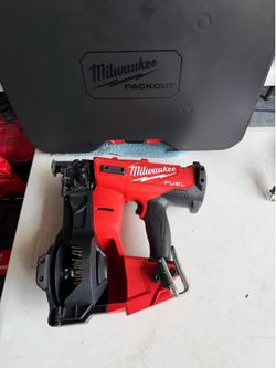 📌Milwaukee M18 FUEL 18-Volt Lithium-Ion Brushless Cordless Coil Roofing Nailer (Tool Only) 👉PRECIO FIRME NO MENOS👉$275