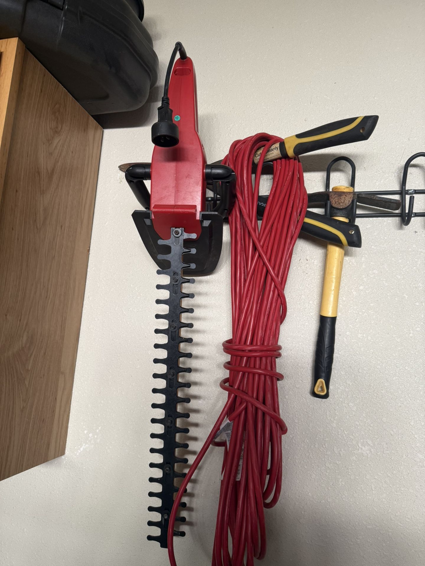 Yard Tools: Blower & Hedge Trimmer