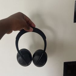 Bose Noise Cancelling Headphones 700- Black