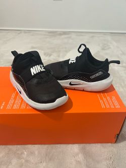 Little boy black Nikes free Netcon 5 size 9c