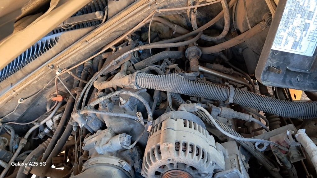 5.3 Chevy Motor And Parts For 2004 Silverado