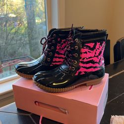 Brand New, Girls Duck Style, Sequin Boots, Size 4