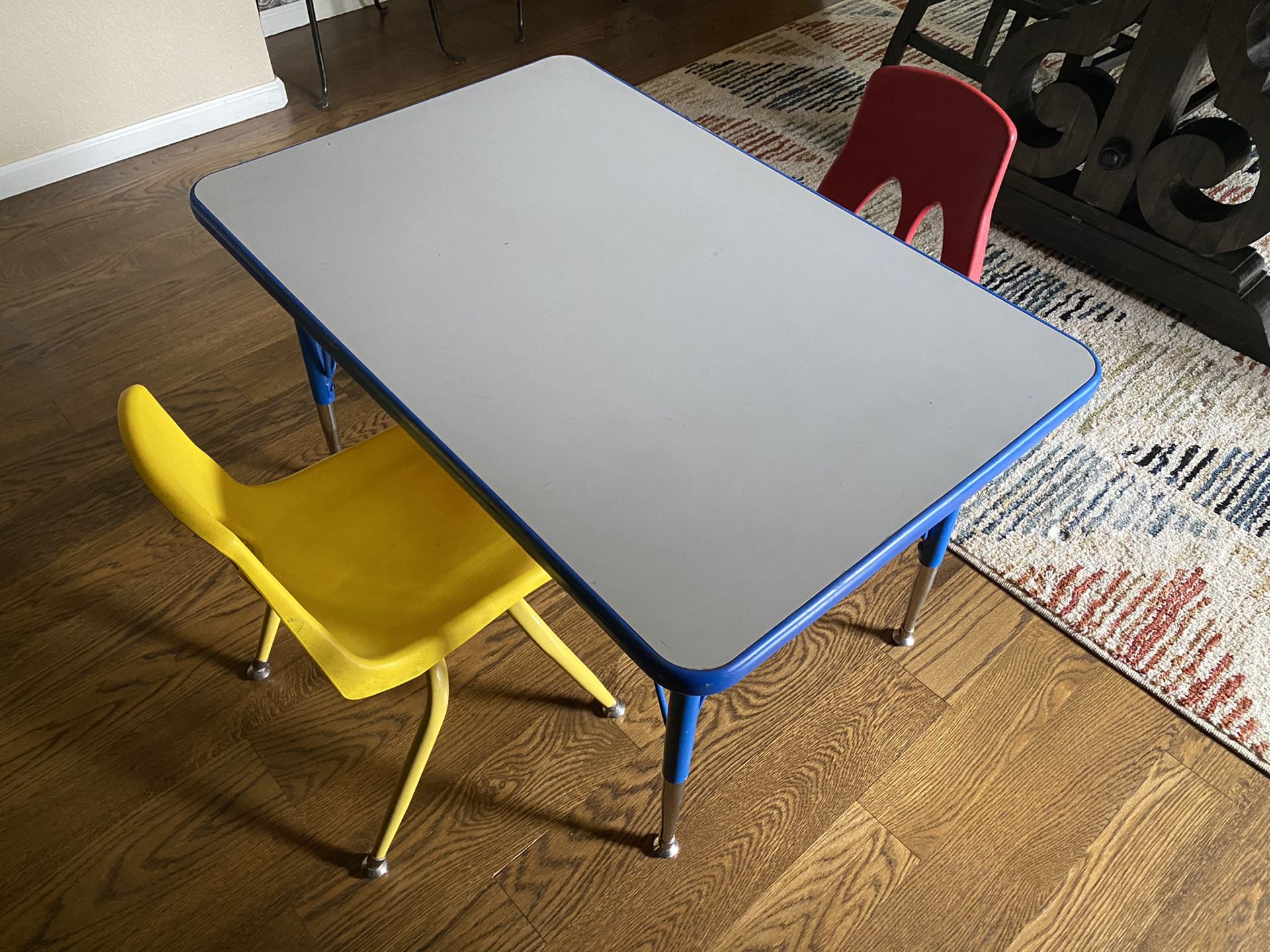 Kids school quality table and two chairs