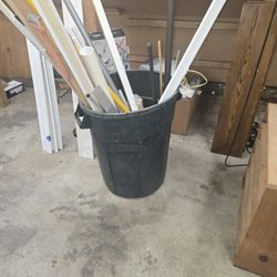 Garbage Can, No Lid 