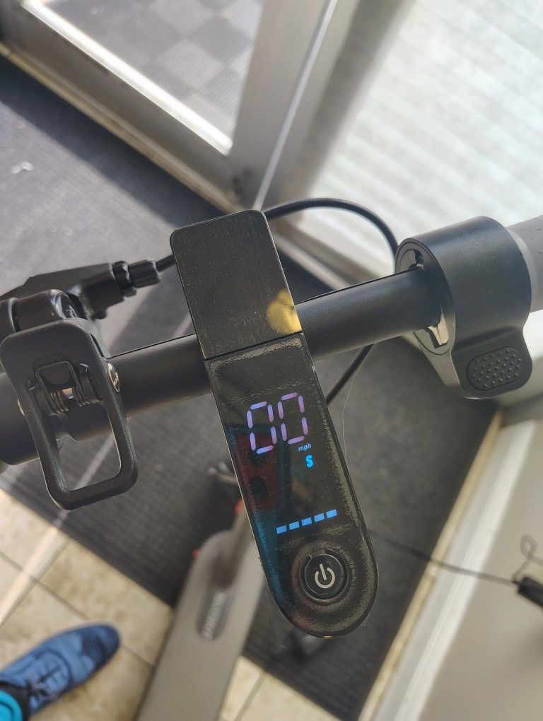 Electric scooter like new, hardly used