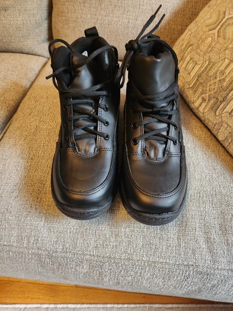 Mens Reebok Boots New Size 10.5