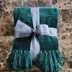 Chenille Throw Blankets (NEW. SERIOUS BUYER PLEASE)