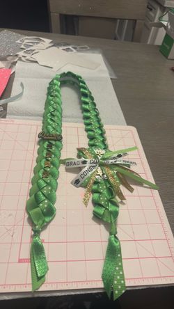 Graduation lei for child green