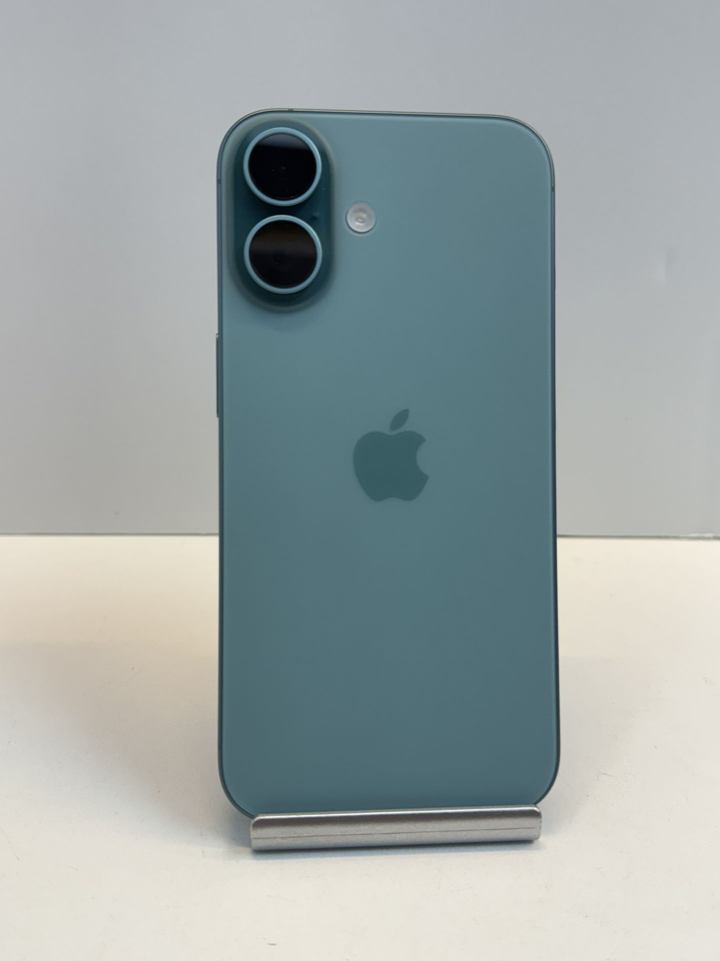 Apple iPhone 16 128gb. ( Unlocked Cellphone )