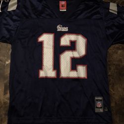 NFL New England Patriots Tom Brady #12 Football Jersey Youth Size L (14-16)
