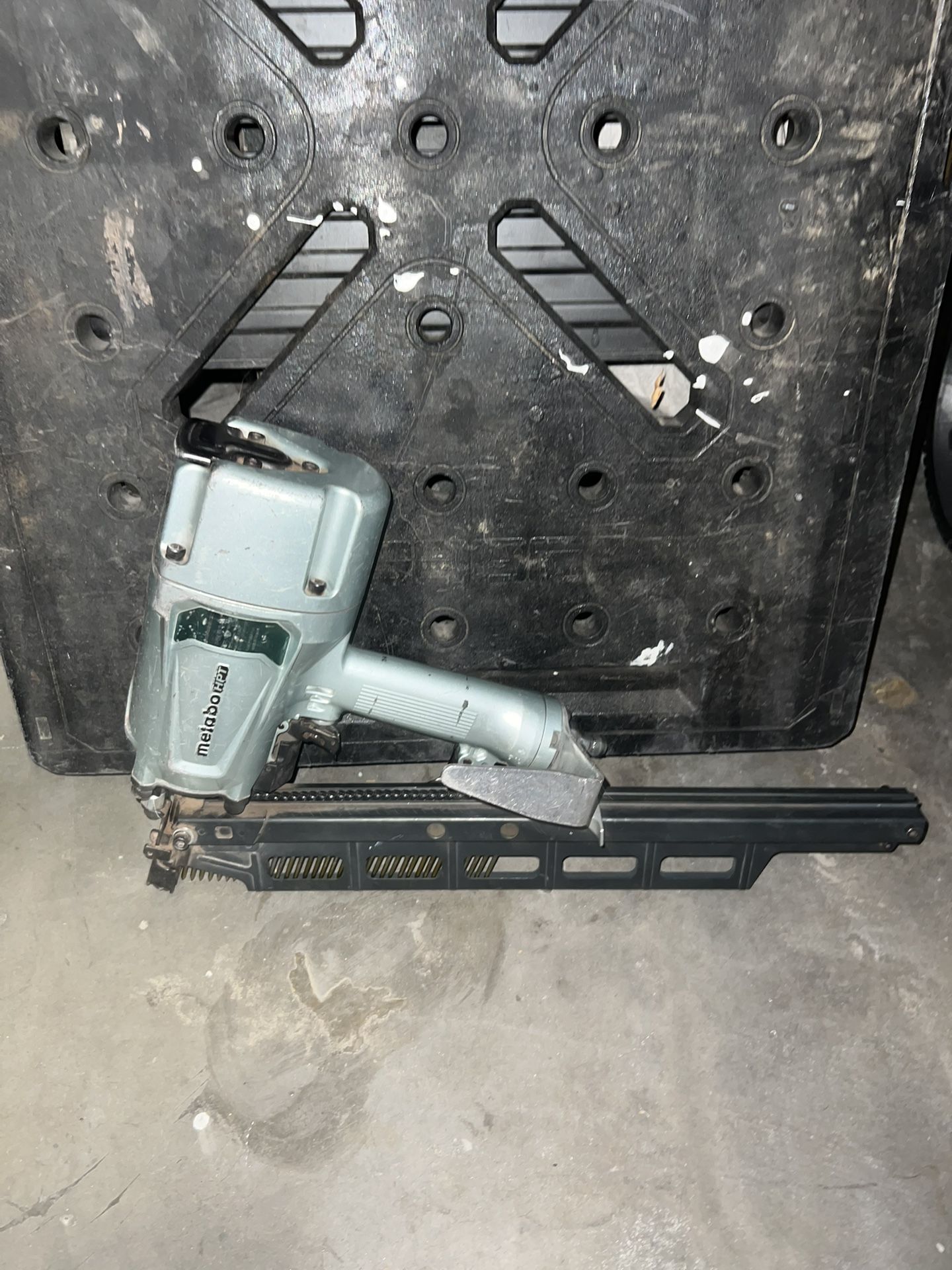 Hitachi Nail Gun