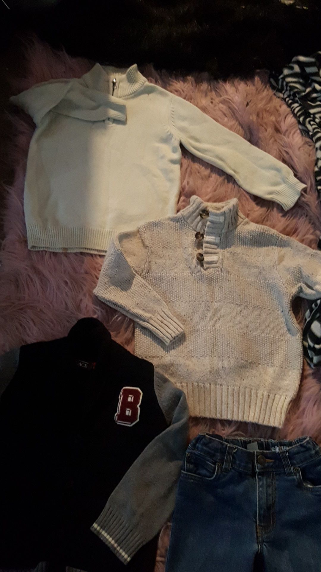 BOYS SIZE 5T 3 DRESS SWEATERS FROM THE CHILDS PLACE AND SIZE 5 JEANS FROM CARTERS