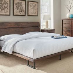 Brand New 4 Pc Queen Bedroom Set