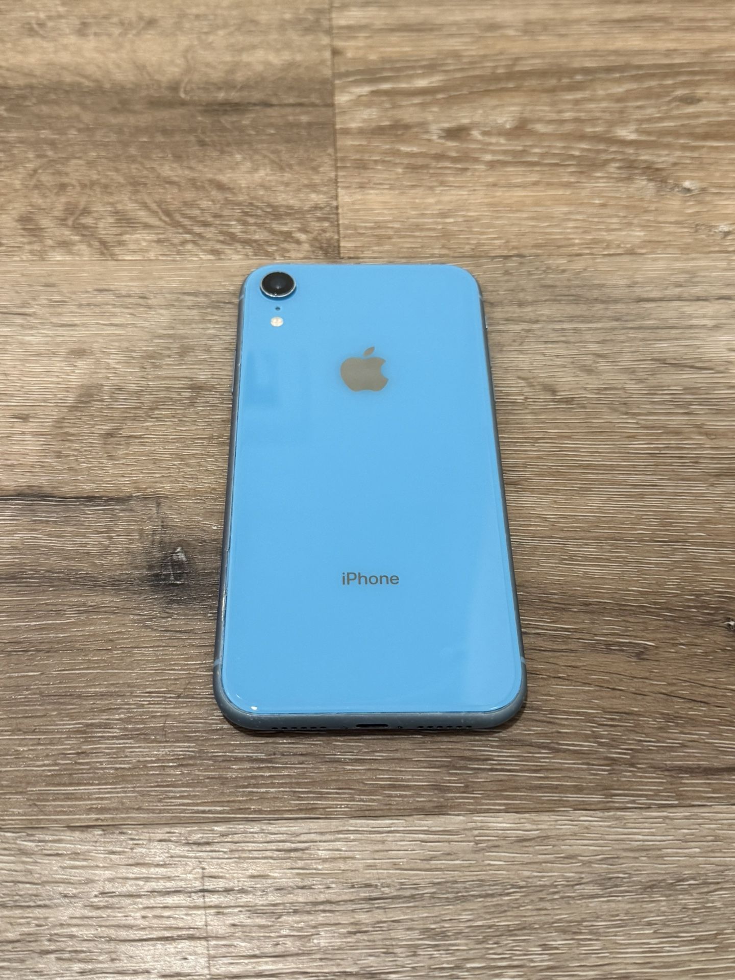 Unlocked iPhone XR 64GB - Blue