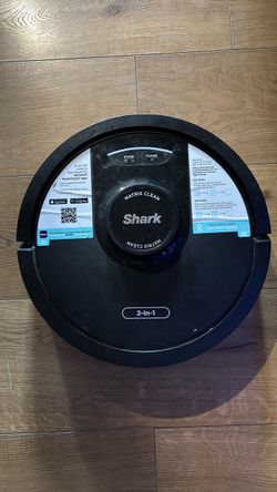 Shark Matrix Plus 2-in-1 Robot Vacuum & Mop, Black/Brass,