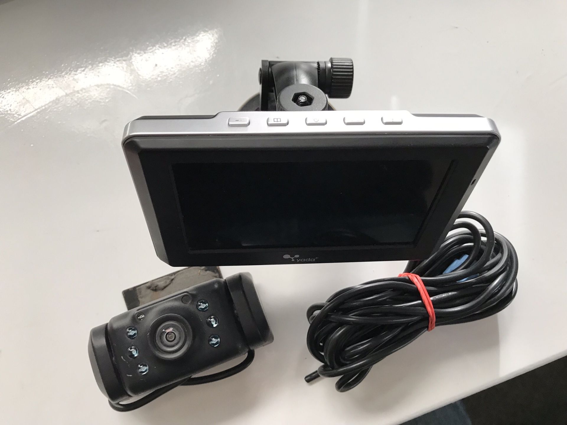 Yada Digital Wireless Backup Camera with 4.3" Dash Monitor (BT53328M1