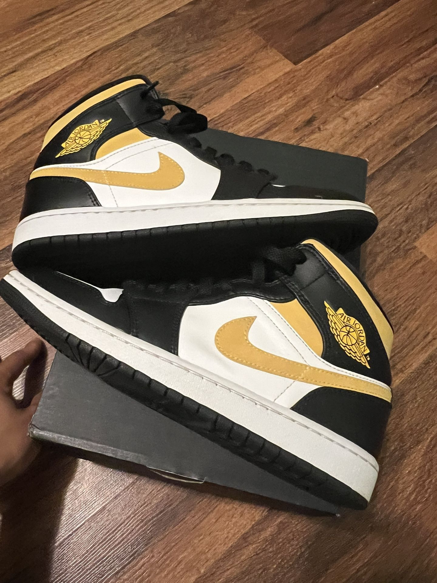 jordan 1 mid yellow
