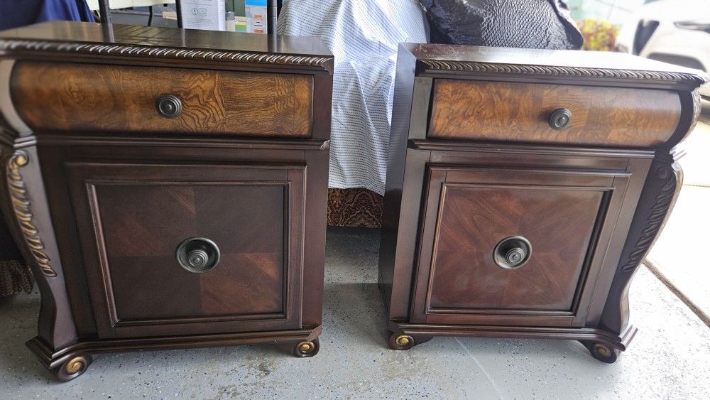 2 Night Stands Solid Wood