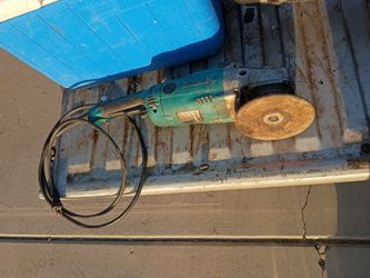 Makita GA7021 7" Angle Grinder