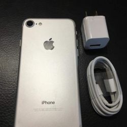 iPhone 7, 128GB, unlocked, works any company sim card any country internationally 