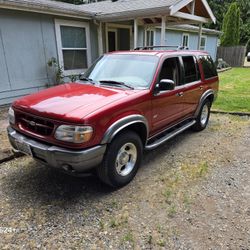 2000 Ford Explorer
