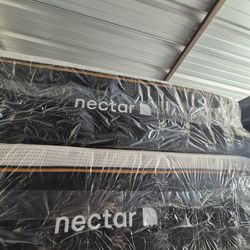 NEW  QUEEN MEMORY FOAM MATTRESS