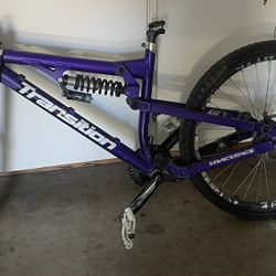 2012 Transition Bottlerocket Downhill / Slopestyle Dirt Jumper