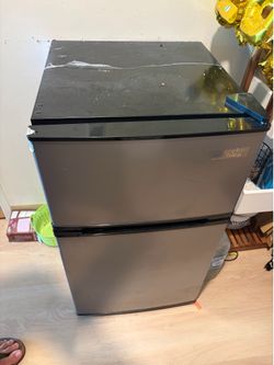 Mini fridge