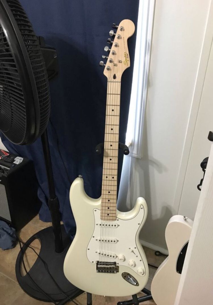 Squier Deluxe Stratocaster