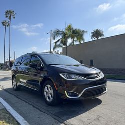 2018 Chrysler Pacifica Hybrid