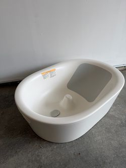Lalo bath tub
