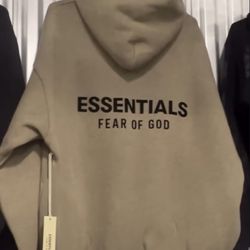 Essential hoodie