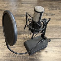 AKG P420 Multi-Pattern Large Diaphragm Condenser Microphone 