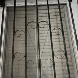 Herrería Para Ventana 35x45”