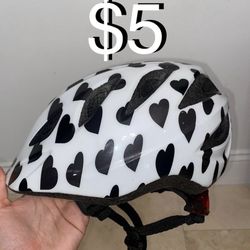 $5 Girls Helmet size medium / large great condition