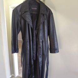 Men XL Leather Trench Coat.  Perfect Condition 