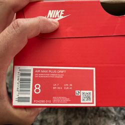 NIKE SHOE