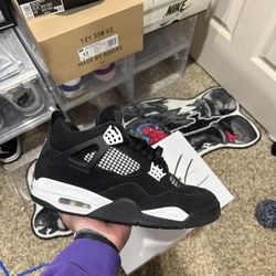 Jordan 4 White Thunder Size 11.5