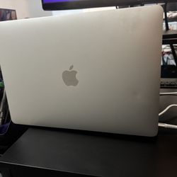 13.3 Inch Macbook Pro Locked 128 GB