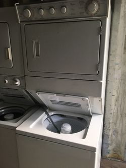 WHIRLPOOL STACKABLE COME WASHEE AND DRYER BIG 27" WIDE WORKS PERFECT