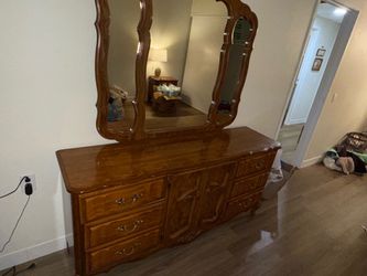 Oak queen bedroom set