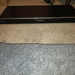 Panasonic DMP-BDT220 Integrated Wi-Fi 3D BluRay DVD Player  