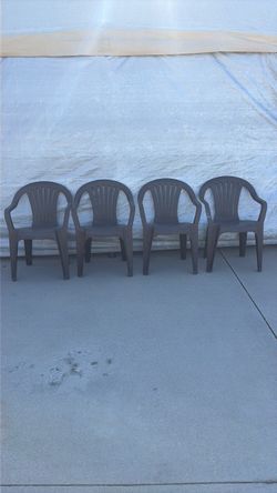4 Plastic chairs